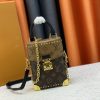 M82465 woman Handbag